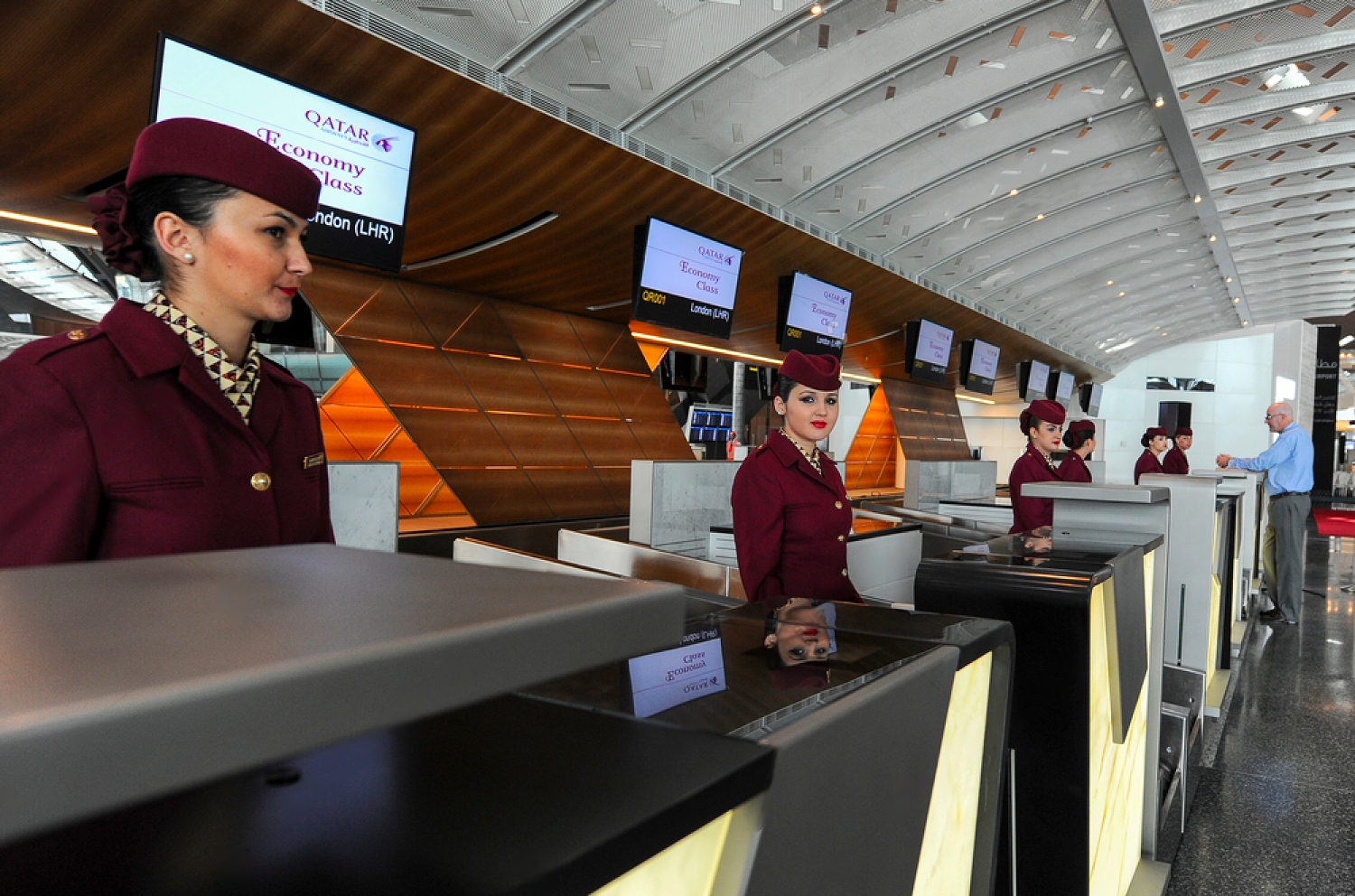Flight attendant training for airline customer service